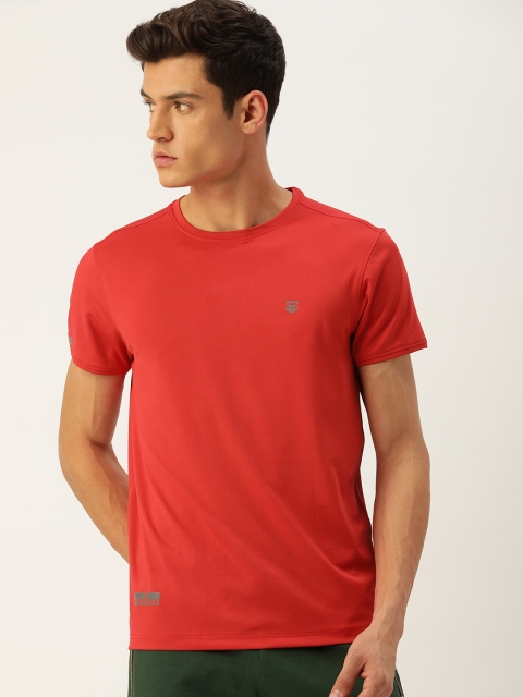 

Sports52 wear Men Red Solid Round Neck Training or Gym T-shirt