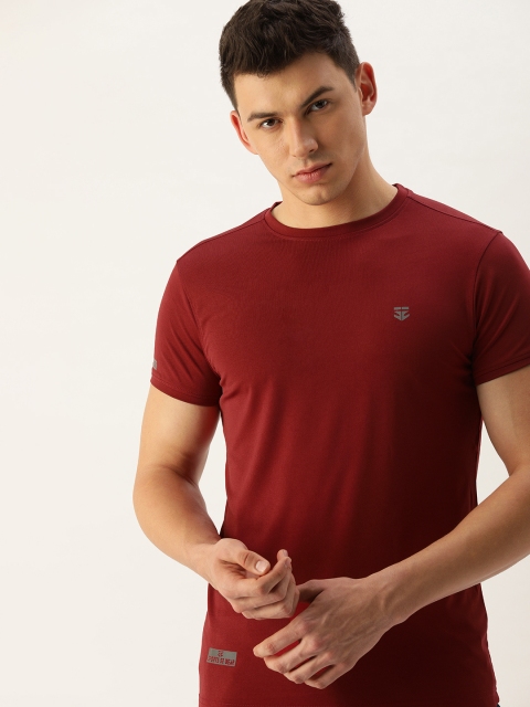 

Sports52 wear Men Maroon Printed Detail T-shirt