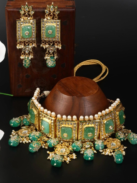 

Priyaasi Gold-Plated Green Kundan Stone-Studded Jewellery Set