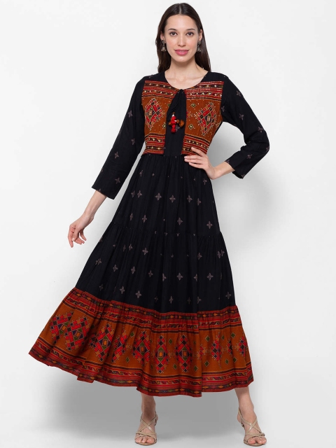 

ZOLA Women Black Geometric Embroidered Anarkali Kurta