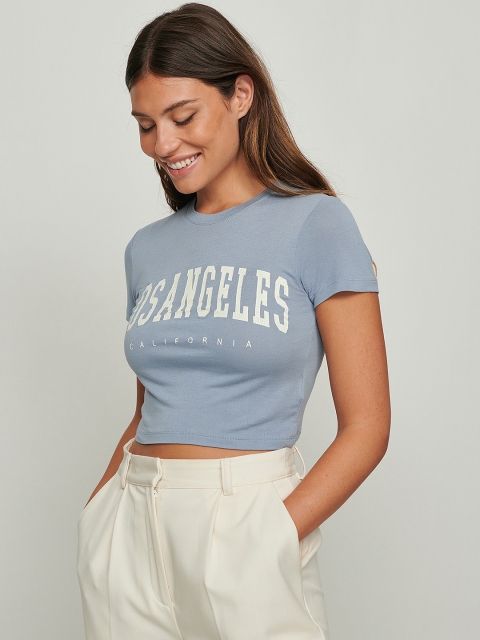 

NA-KD Women Blue Typography Printed Crop T-shirt