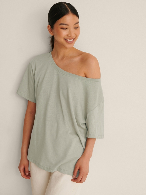 

NA-KD Women Olive Green Solid One Shoulder Pure Cotton T-shirt