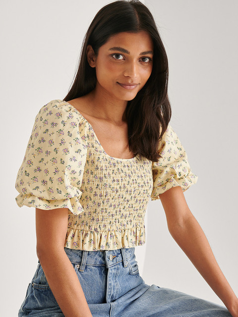 

NA-KD Cream-Coloured & Purple Pure Cotton Floral Print Smocked Crop Top