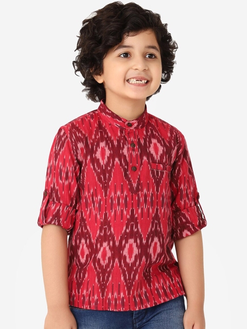 

Fabindia Boys Red & Maroon Ikat Printed Cotton Kurta