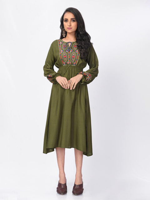 

Fashion FRICKS Green Floral Embroidered Midi Dress