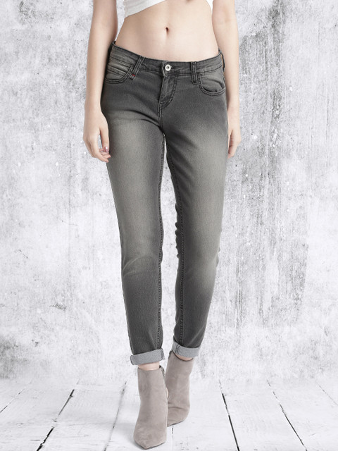 

Roadster Women Black Skinny Stretchable Jeans
