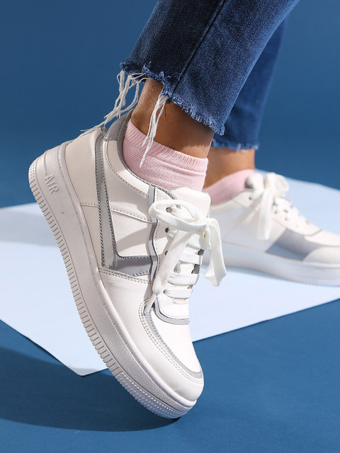 

GNIST Women White Colourblocked Sneakers