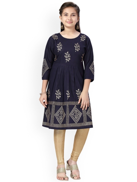 

Aarika Girls Navy Blue Ethnic Motifs Printed Empire Pure Cotton Kurta With Leggings