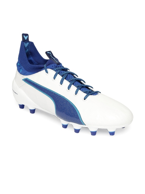 

Puma Men White Football Shoes