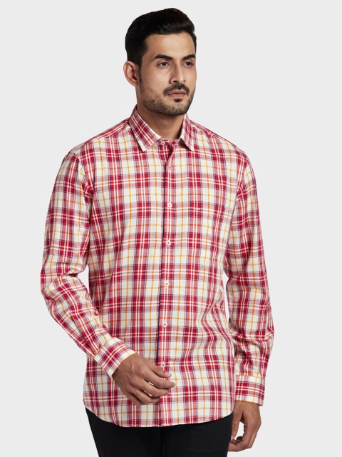 

ColorPlus Men Red Tailored Fit Tartan Checks Checked Cotton Casual Shirt