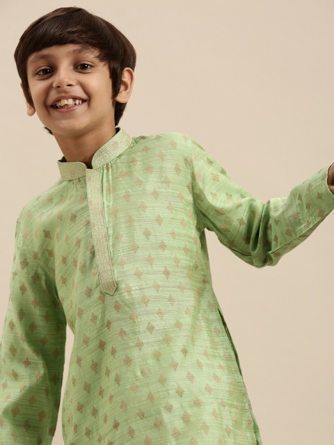 

Sanwara Boys Green Ethnic Motifs Embroidered Kurta with Pyjamas