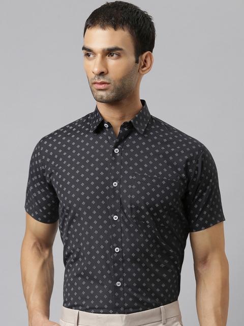 

GHPC Men Black Smart Printed Formal Shirt