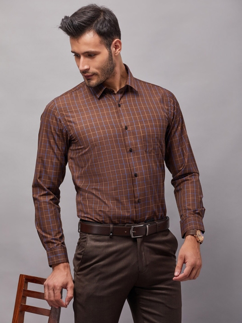 

Oxemberg Men Brown & Blue Classic Slim Fit Checked Formal Shirt