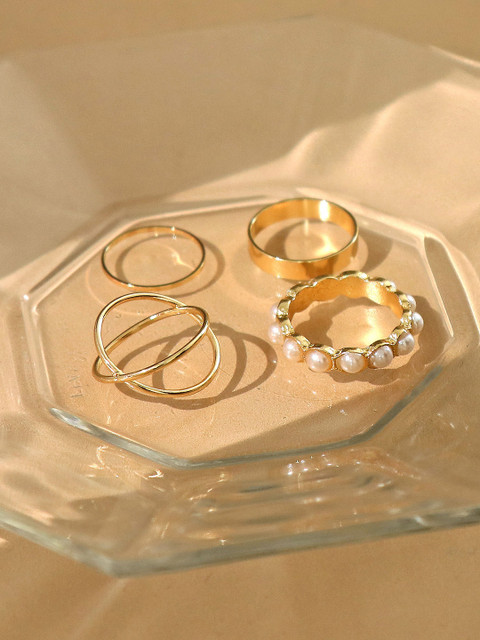 

Pipa Bella Set of 4 Gold-Toned Finger Rings