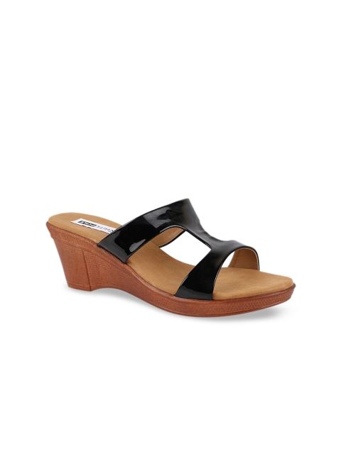 

THE WHITE POLE Black Colourblocked Wedge Pumps