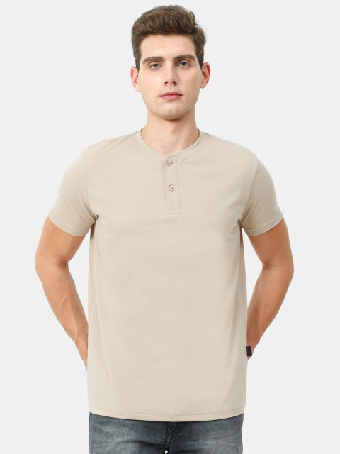 

Masculino Latino Men Beige Henley Neck Bio Finish T-shirt