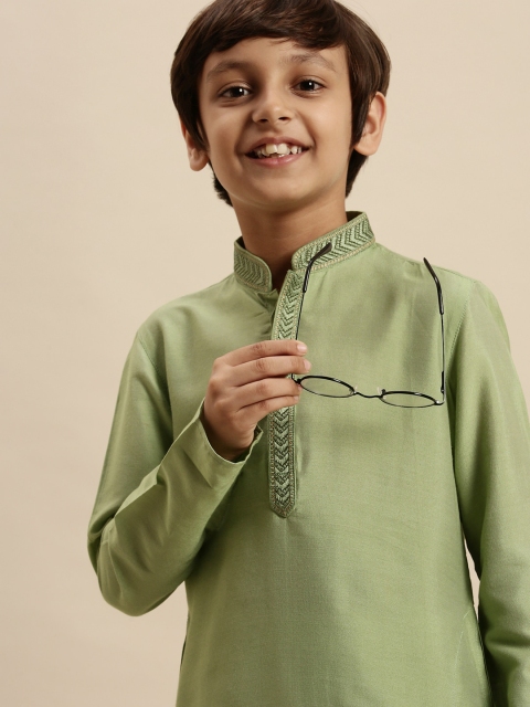 

Sanwara Boys Green Solid Straight Kurta