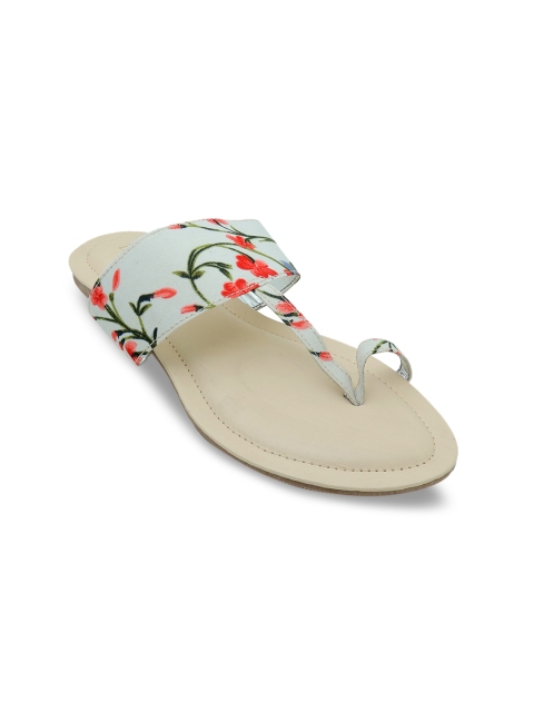 

Thread Stories Women Off White Kolhapuri Floral Printed One Toe Flats