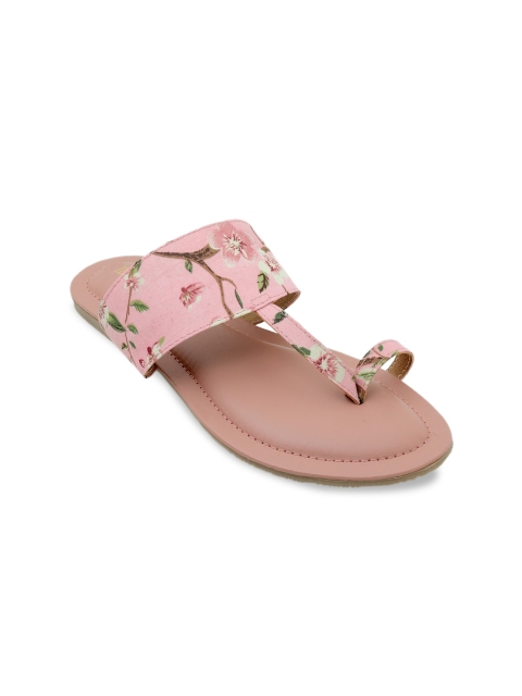 

Thread Stories Women Peach-Coloured Kolhapuri Floral Printed One Toe Flats