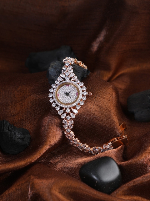 

Adwitiya Women White Embellished Dial & Rose Gold Toned Bracelet Style Straps Analogue Watch