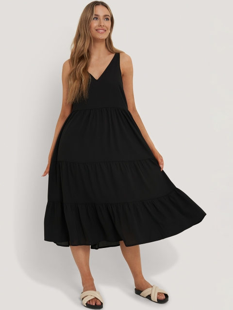 

NA-KD Black A-Line Midi TIered Dress