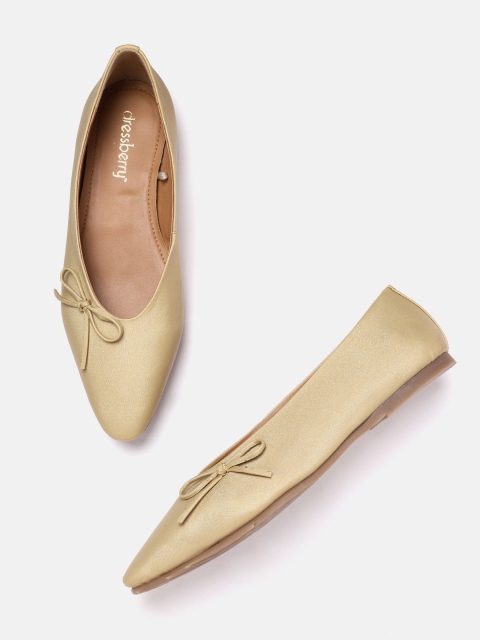 

DressBerry Women Gold-Toned Solid Ballerinas with Bows