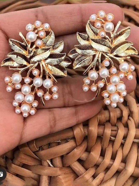 

Vembley Gold-Toned Contemporary Studs Earrings