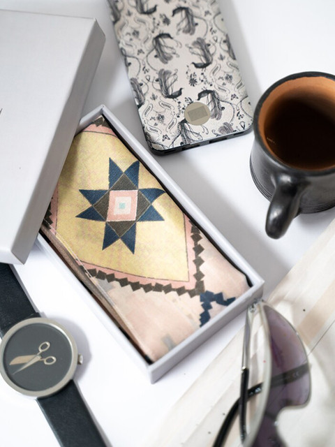 

PS MEN BY PAYAL SINGHAL Men Pink Pocket Squares