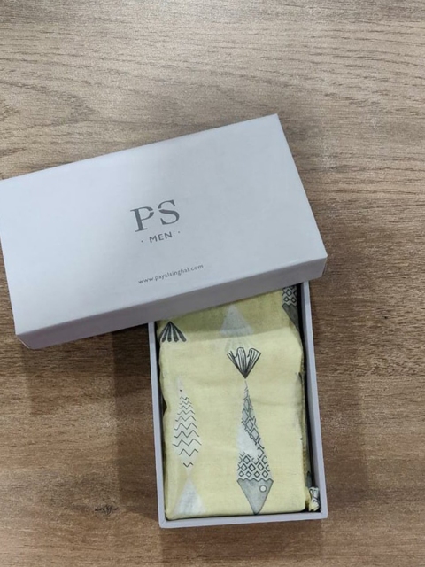 

PS MEN BY PAYAL SINGHAL Men Yellow Printed Pocket Squares