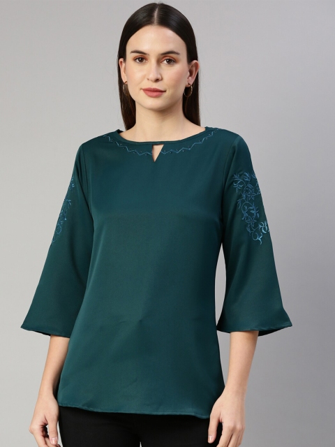 

GOLDSTROMS Green Keyhole Neck Top