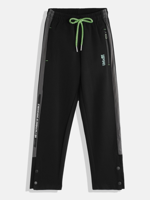 

Monte Carlo Boys Black Solid Track Pants
