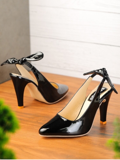 

ESTATOS Black PU Party Pumps