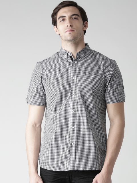 

Tokyo Laundry Men Black Checked Casual Shirt