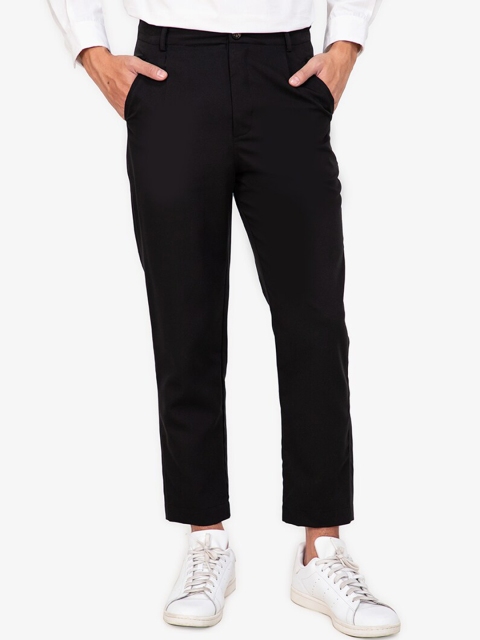 

ZALORA BASICS Men Black Solid Regular Fit Trousers