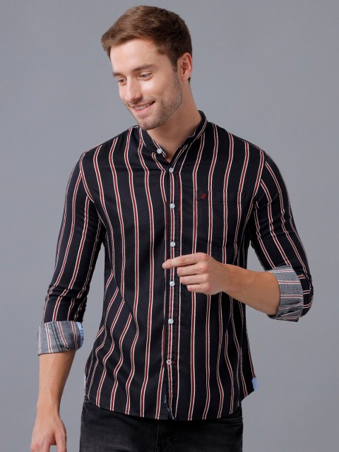 

Double Two Men Black Smart Regular Fit Striped Cotton Casual Shirt