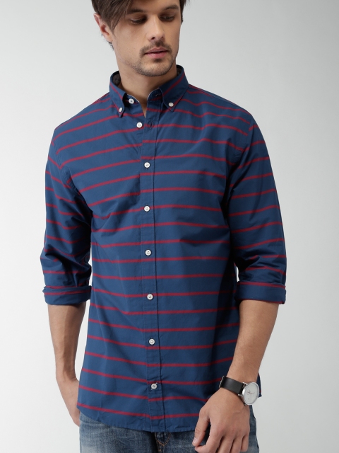 

Tommy Hilfiger Navy Blue & Maroon Striped New York Fit Casual Shirt