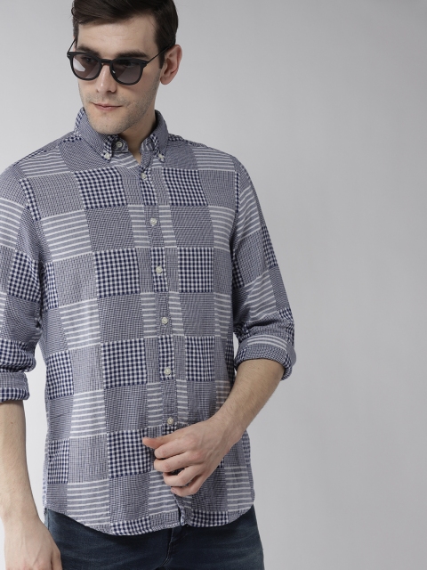 

Tommy Hilfiger Men Navy Blue & White New York Fit Printed Casual Shirt