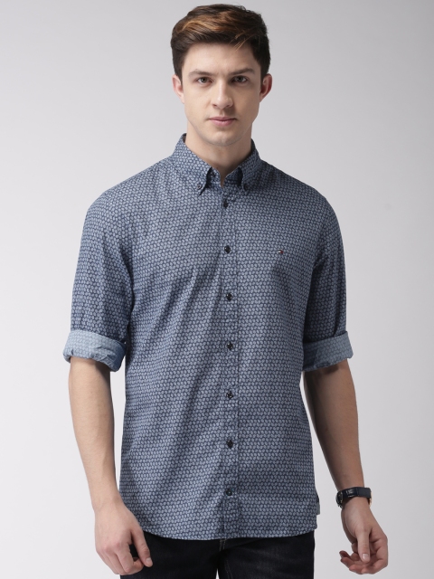 

Tommy Hilfiger Men Navy Blue New York Fit Printed Casual Shirt