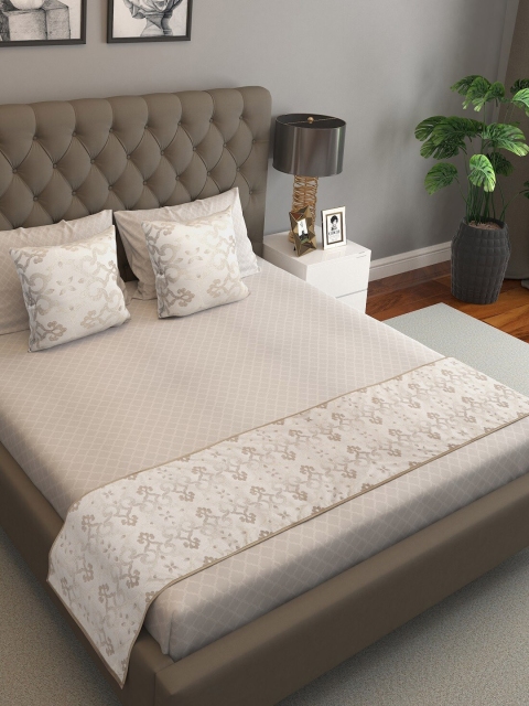 

S9home by Seasons Beige Ethnic Motifs Bed Runner With 2 Cushion Covers