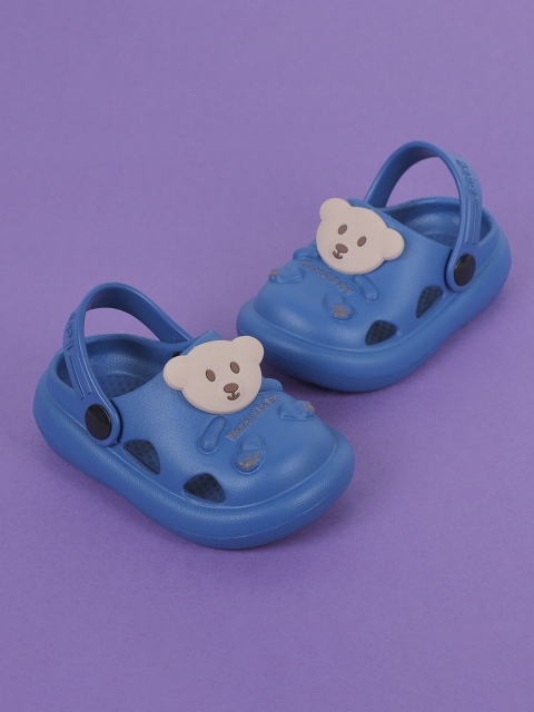 

FEETWELL SHOES Kids Blue Printed Clogs