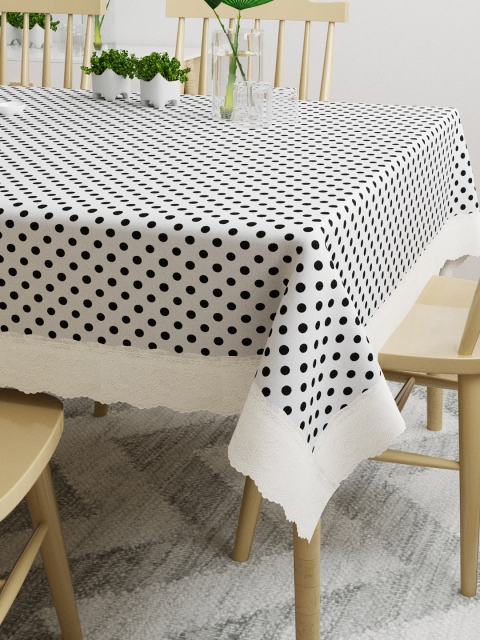 

DREAM WEAVERZ Silver-Toned & Black Polka Dots Printed 6 Seater Table Covers