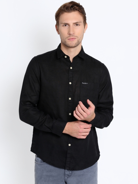 

Pepe Jeans Men Black Tailored Fit Linen Solid Casual Shirt