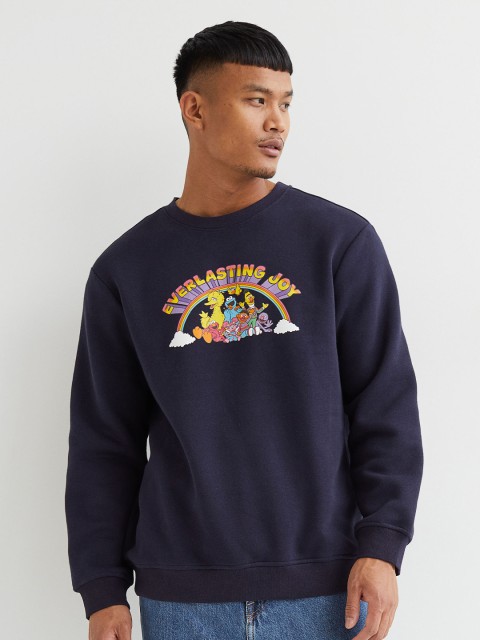 

H&M Men Blue Regular Fit Printed Round Neck Sweatshirt