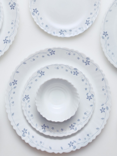 

Larah by BOROSIL Fluted Flora White & Blue 6 Pieces Floral Printed Opalware Glossy Plates