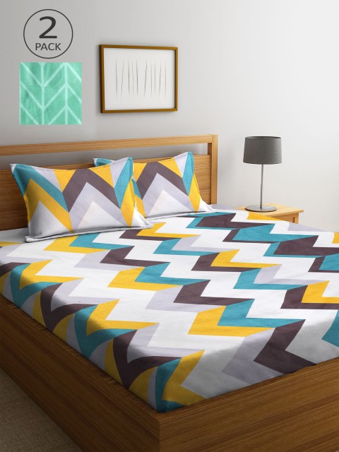 

KLOTTHE White & Green Geometric 210 TC 2 King Bedsheet with 4 Pillow Covers