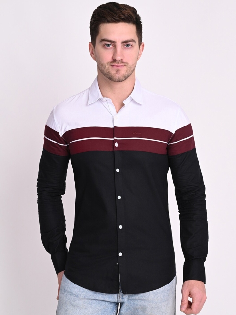 

STROP Men Navy Blue & White Relaxed Colourblocked Cotton Casual Shirt