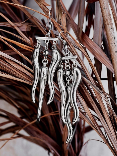 

ZeroKaata Silver-Plated Contemporary Drop Earrings