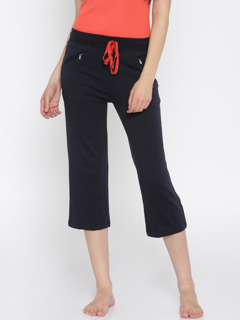 

Red Rose Women Navy Blue Solid Regular Fit Capris