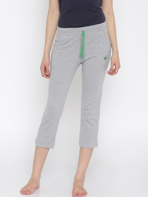 

Red Rose Grey Capris