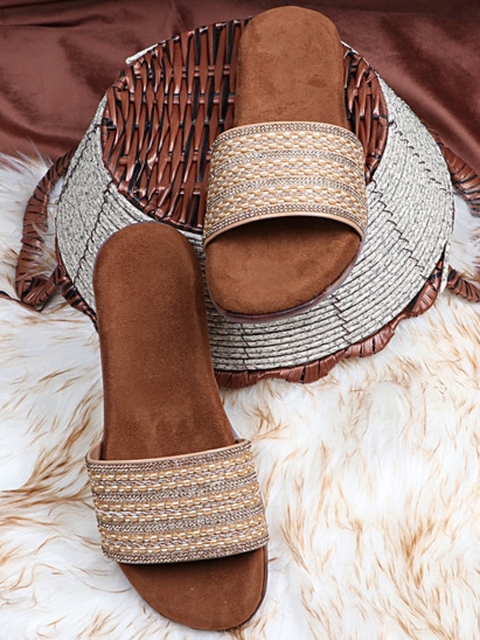 

THE WHITE POLE Women Gold-Toned Ethnic Open Toe Flats